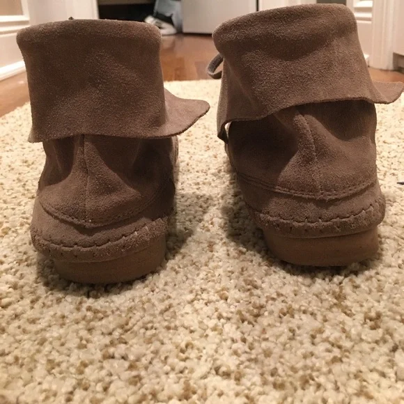 LUCKY BRAND - suede tied ankle boots😍 - Picture 2 of 4